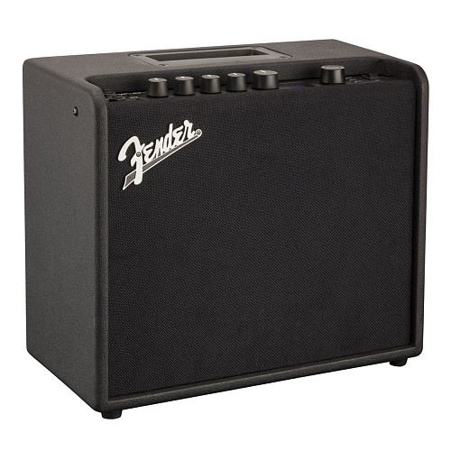 Fender Mustang LT25 Комбоусилитель.
